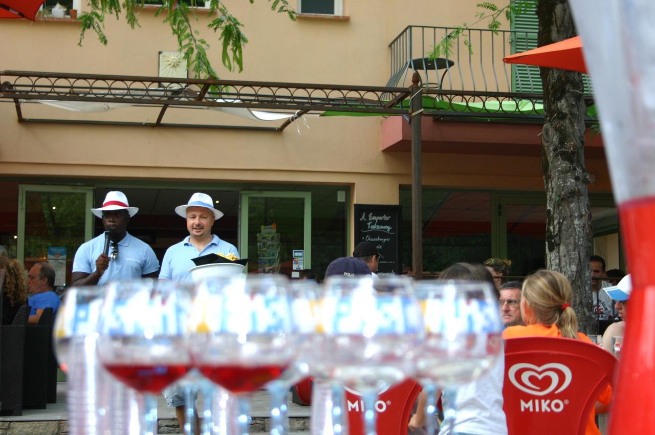 Les Rives Du Loup Hotel ตูร์เรสส์-ซัวร์-ลูป ภายนอก รูปภาพ